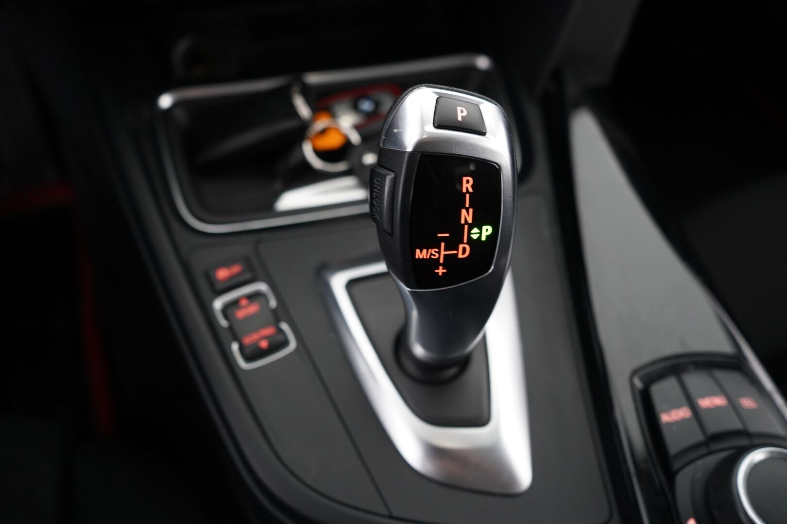 BMW 320 2015 F30 Sedan 320d TwinPower Turbo A xSport Edition * Koukku / Vakkari / Bluetooth / Penkinlämmittimet / Lohko * - Suomi-auto / Juuri katsastettu / Kahdet OEM vanteet / Viimeisin huolto 184tkm