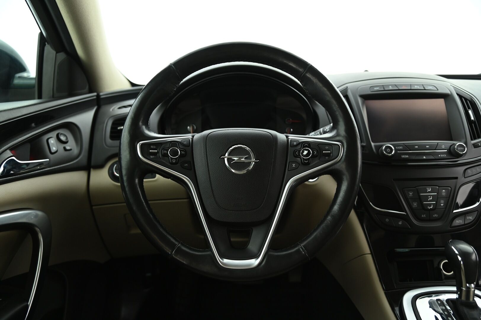 Opel Insignia 2015 Sports Tourer Edition 2,0 Turbo 4x4 184kW AT6 *Digimittari / Nahat / Navi / Touchpad / Koukku / Lohko+sis.p / P.tutka* - Ripeä perhe farkku 250hv hyvillä varusteilla! Vasta huollettu! 
