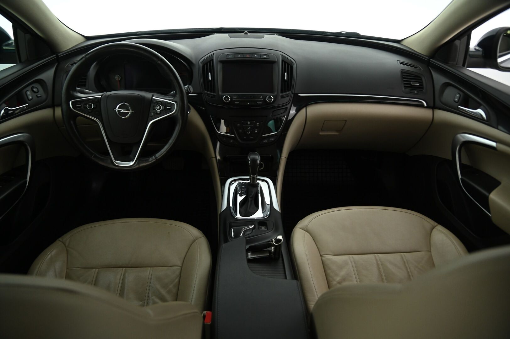 Opel Insignia 2015 Sports Tourer Edition 2,0 Turbo 4x4 184kW AT6 *Digimittari / Nahat / Navi / Touchpad / Koukku / Lohko+sis.p / P.tutka* - Ripeä perhe farkku 250hv hyvillä varusteilla! Vasta huollettu! 