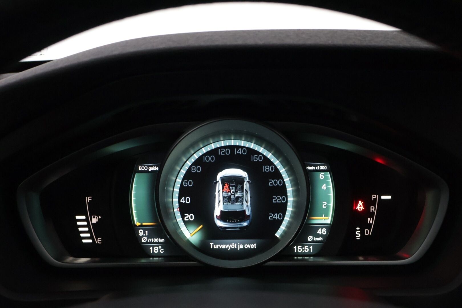 Volvo V40 Cross Country 2015 T5 AWD Business Ocean Race Polestar aut *Webasto / Adapt.Vakkari / VOC / BLIS / Navi / Koukku* - Suomiauto / Hyvä huoltohistoria / Kahdet Volvon alumiinivanteet / Hyvät nastarenkaat