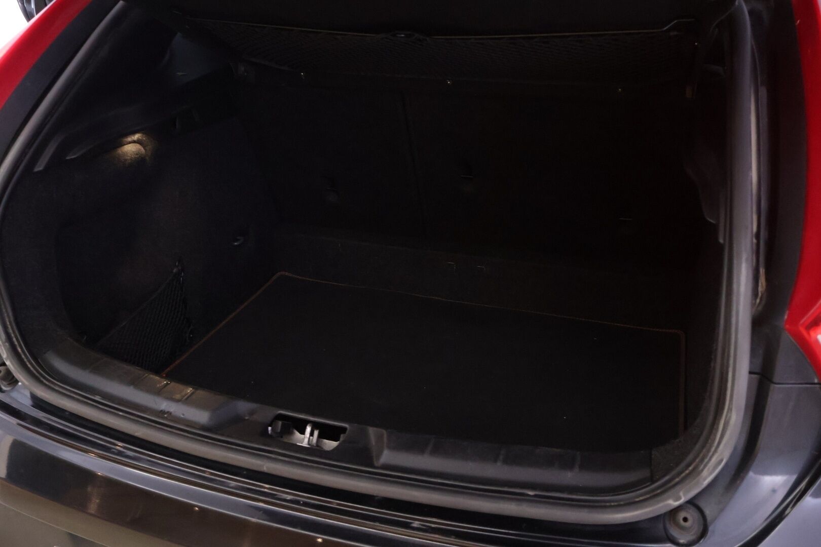 Volvo V40 Cross Country 2015 T5 AWD Business Ocean Race Polestar aut *Webasto / Adapt.Vakkari / VOC / BLIS / Navi / Koukku* - Suomiauto / Hyvä huoltohistoria / Kahdet Volvon alumiinivanteet / Hyvät nastarenkaat