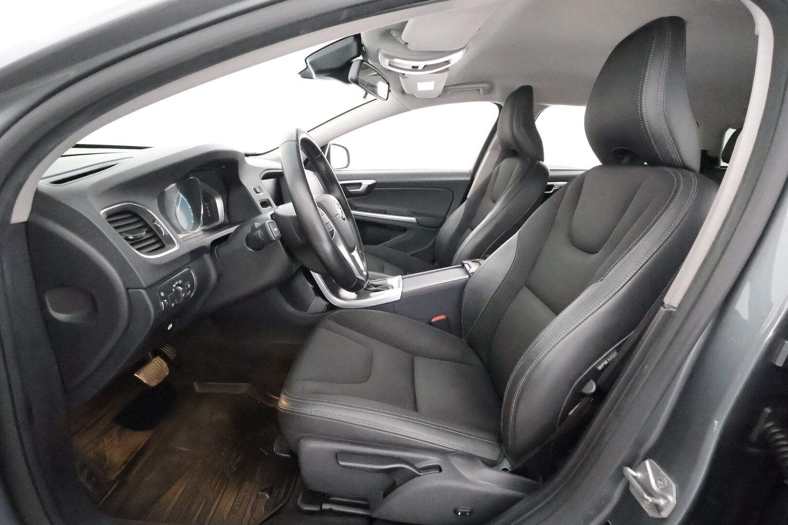Volvo V60 2016 D4 AWD Business aut **Suomi-auto / Facelift / Webasto / Navi / Vakkari / Xenon / VOC / Bluetooth**