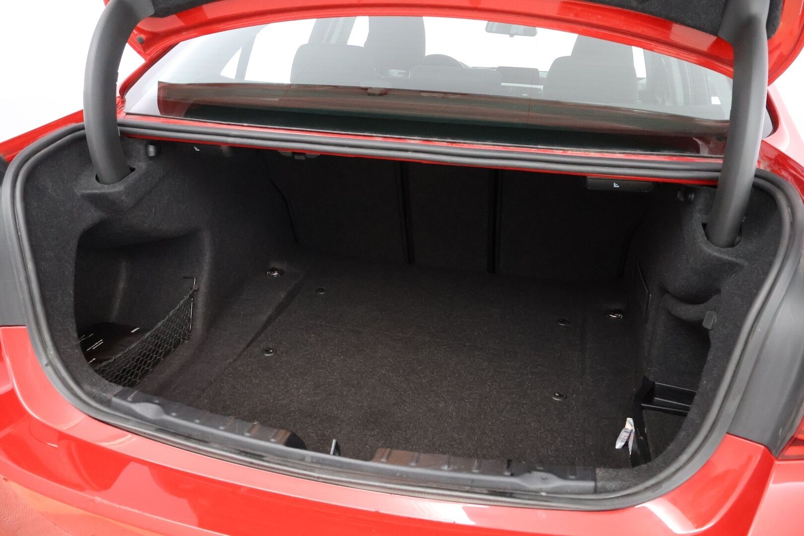 BMW 318 2015 F30 Sedan 318i Business - Suomiauto / Lohko & Sisä / Vakkari / / LED / Tutkat 
