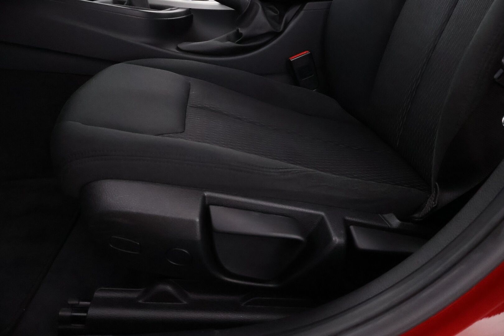 BMW 318 2015 F30 Sedan 318i Business - Suomiauto / Lohko & Sisä / Vakkari / / LED / Tutkat 