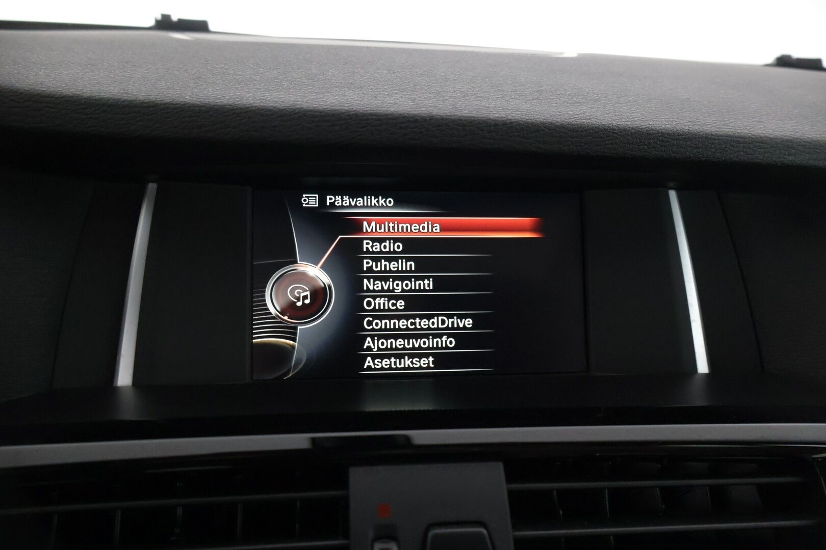 BMW X4 2016 F26 xDrive30d A X Edition * Vetokoukku / Vaaleat sporttinahat / Muistipenkki / H&K / Kattoluukku / P-Kamera / Comfort Access / Adapt.LED / Sähkökontti * - * Tulossa myyntiin! / 2x Renkaat & Vanteet / 2-Omisteinen *