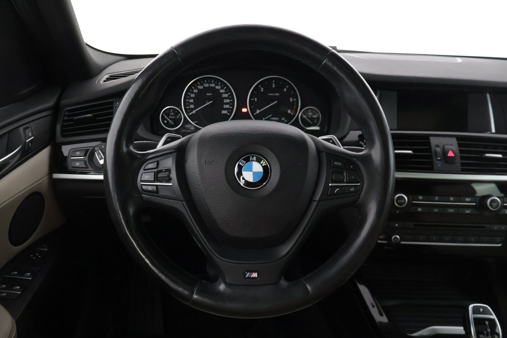 BMW X4 2016 F26 xDrive30d A X Edition * Vetokoukku / Vaaleat sporttinahat / Muistipenkki / H&K / Kattoluukku / P-Kamera / Comfort Access / Adapt.LED / Sähkökontti * - * Tulossa myyntiin! / 2x Renkaat & Vanteet / 2-Omisteinen *