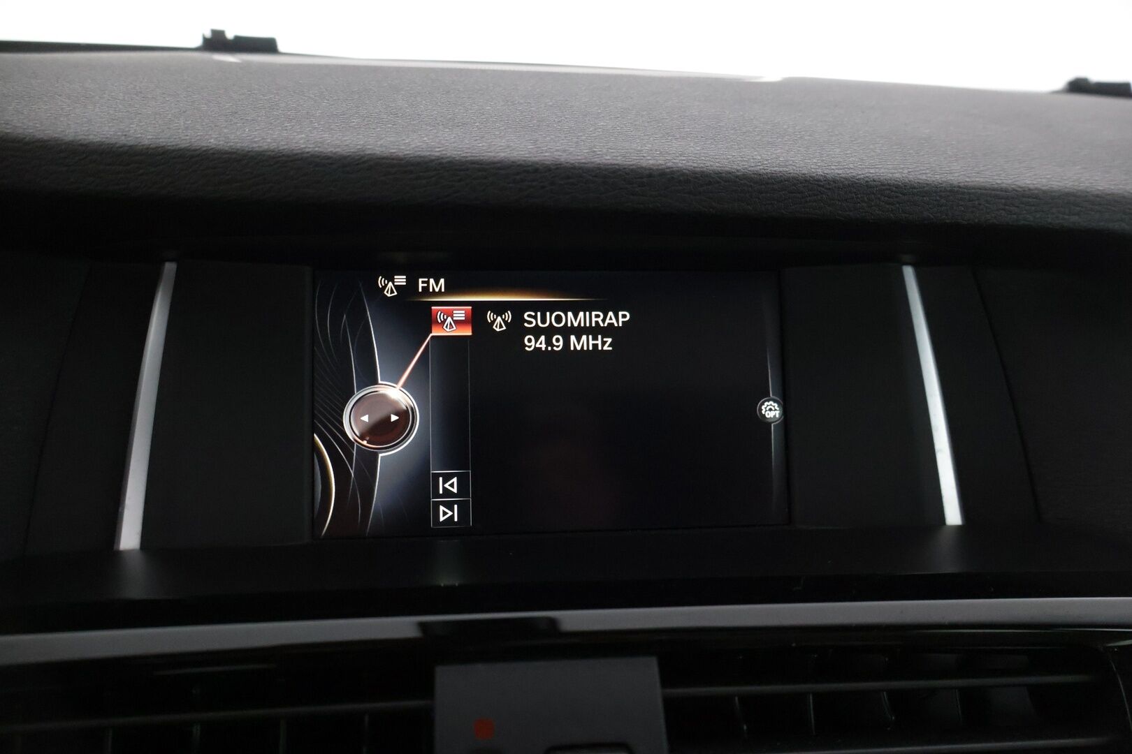 BMW X4 2016 F26 xDrive30d A X Edition * Vetokoukku / Vaaleat sporttinahat / Muistipenkki / H&K / Kattoluukku / P-Kamera / Comfort Access / Adapt.LED / Sähkökontti * - * Tulossa myyntiin! / 2x Renkaat & Vanteet / 2-Omisteinen *