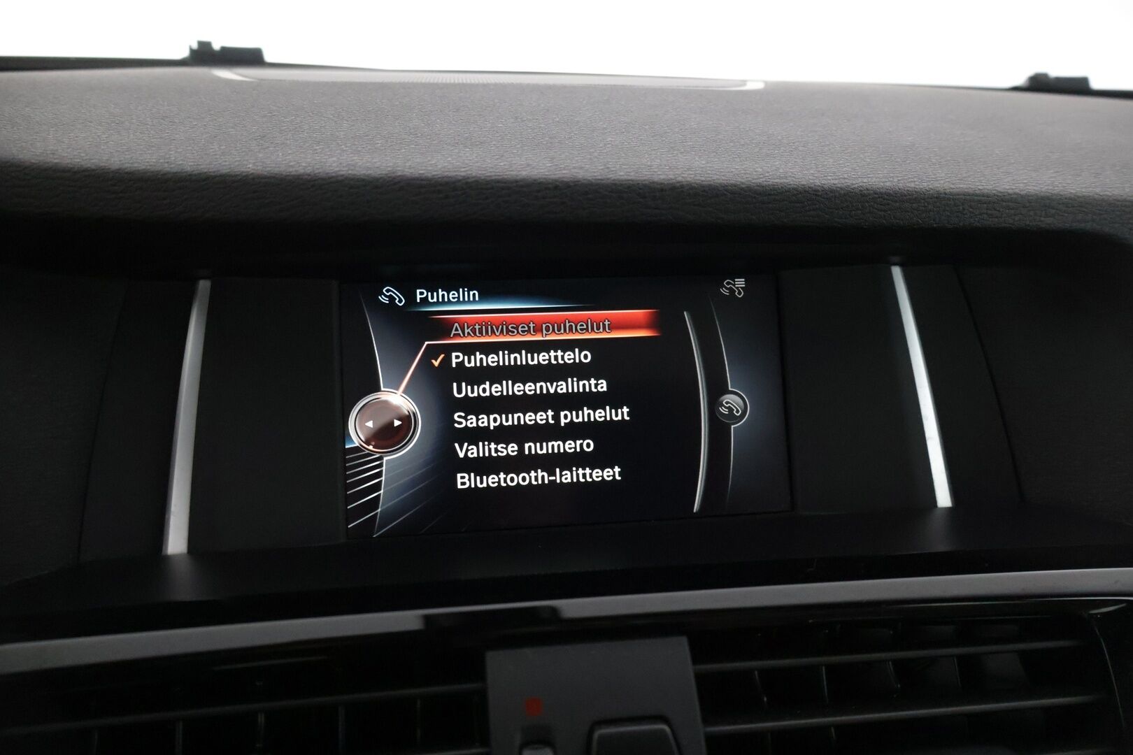 BMW X4 2016 F26 xDrive30d A X Edition * Vetokoukku / Vaaleat sporttinahat / Muistipenkki / H&K / Kattoluukku / P-Kamera / Comfort Access / Adapt.LED / Sähkökontti * - * Tulossa myyntiin! / 2x Renkaat & Vanteet / 2-Omisteinen *