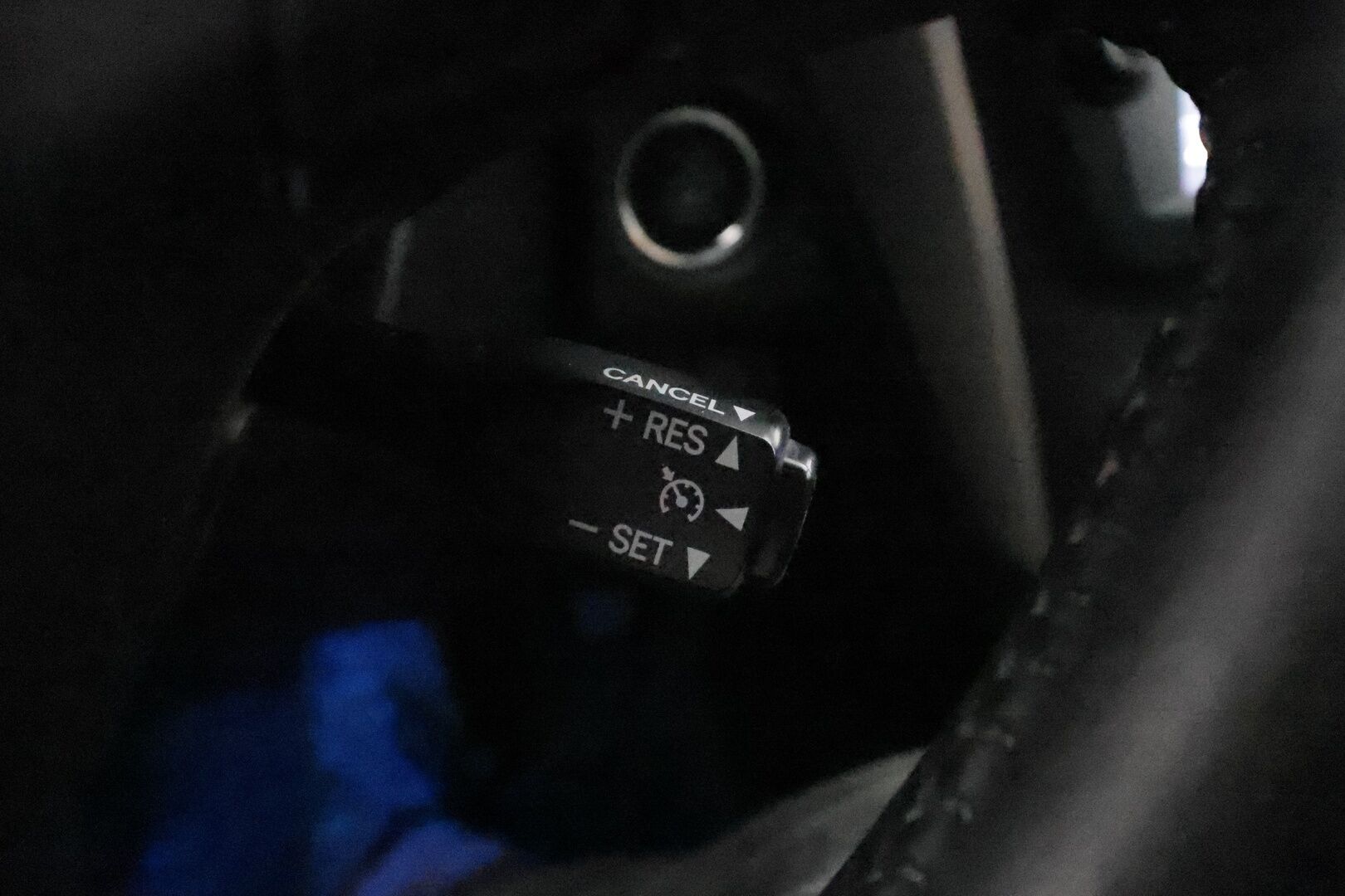 Toyota Avensis 2016 1,8 Valvematic Premium Touring Sports Multidrive S **Vakkari / Panorama / Muistipenkki / Navi / LED / KeylessGo** - Suomi-auto / Kahdet renkaat aluvanteilla / Merkkihuollettu / Koukku / Mustat nahat / Sähköpenkit / Lohkolämmitin 