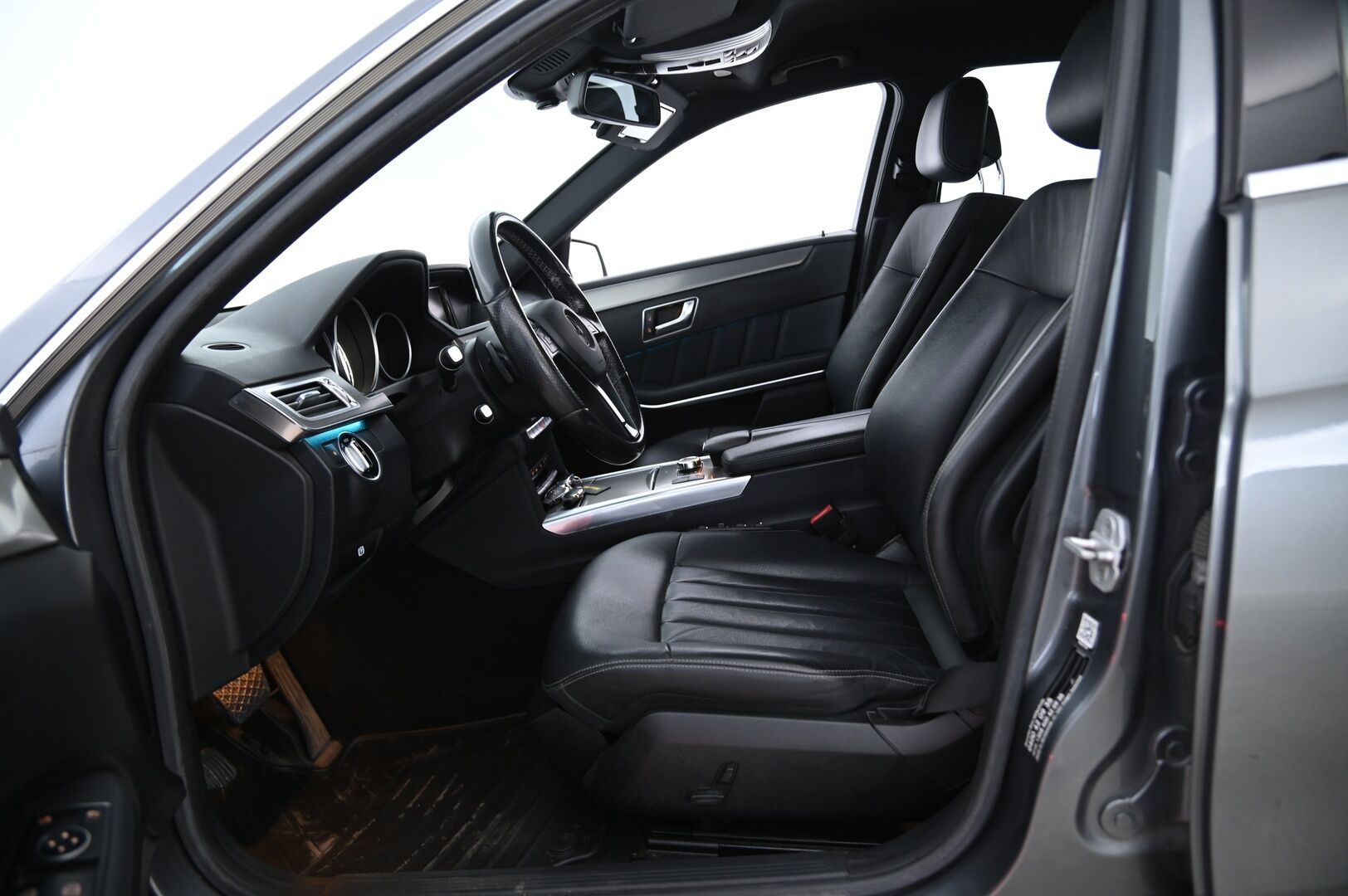 Mercedes-Benz E 2016 200 BlueTec A Premium Business - Webasto / ILS LED / IHC / Vakkari / Koukku / Ortopedi penkit