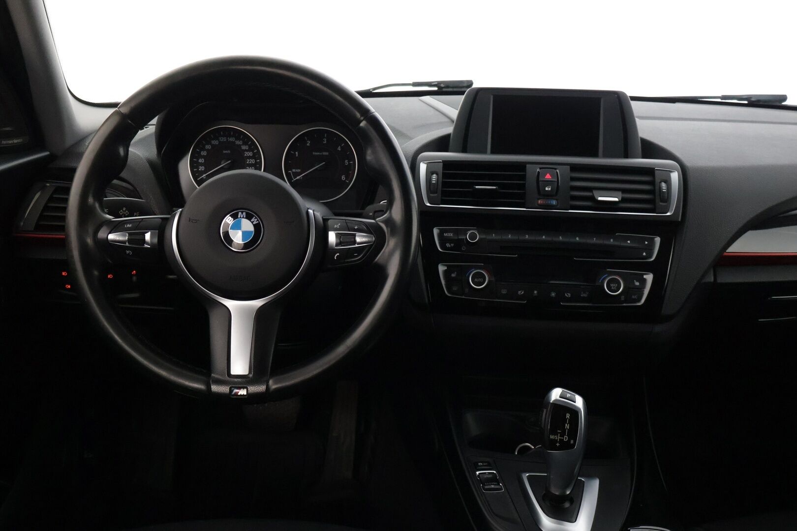 BMW 120 2016 F20 Hatchback 120d A xDrive Business Sport * Harman/Kardon / M-sport ratti / Suomi-auto * - * 2x renkaat alumiinivanteilla ja hyvillä kumeilla / Käytännöllinen Neliveto *