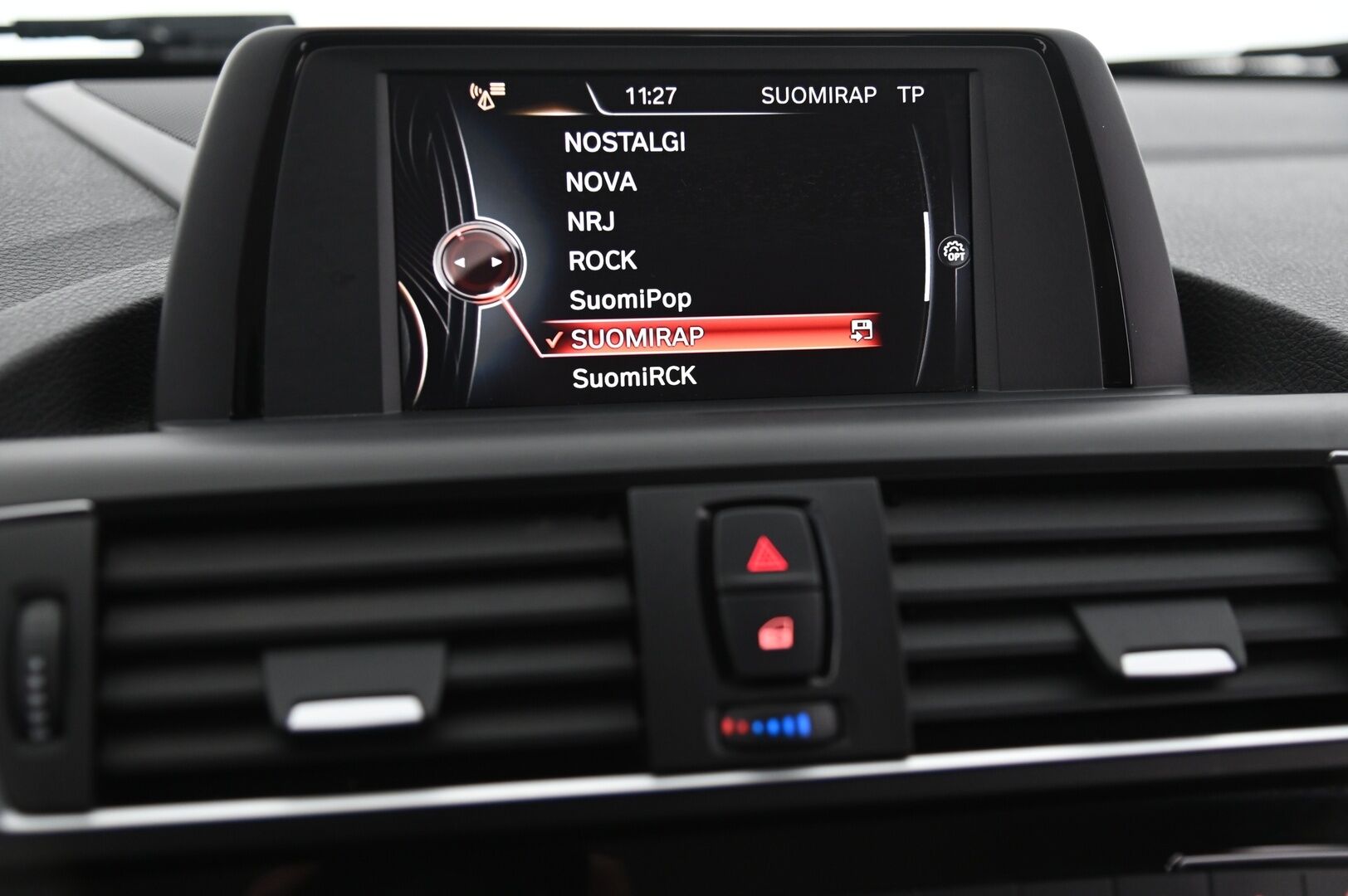 BMW 120 2016 F20 Hatchback 120d A xDrive Business Sport * Harman/Kardon / M-sport ratti / Suomi-auto * - * 2x renkaat alumiinivanteilla ja hyvillä kumeilla * - Osta nyt, maksa vasta ensi vuonna