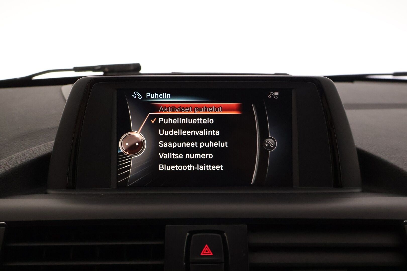 BMW 120 2016 F20 Hatchback 120d A xDrive Business Sport * Harman/Kardon / M-sport ratti / Suomi-auto * - * 2x renkaat alumiinivanteilla ja hyvillä kumeilla / Käytännöllinen Neliveto *