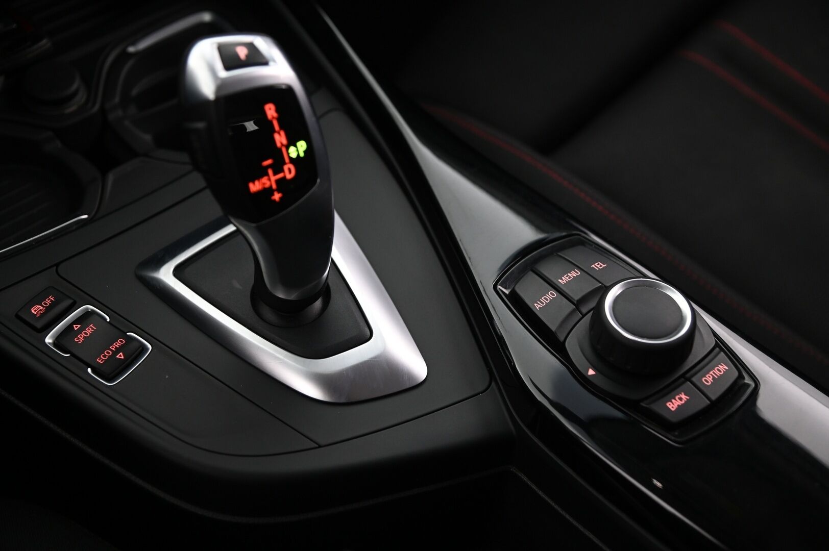 BMW 120 2016 F20 Hatchback 120d A xDrive Business Sport * Harman/Kardon / M-sport ratti / Suomi-auto * - * 2x renkaat alumiinivanteilla ja hyvillä kumeilla * - Osta nyt, maksa vasta ensi vuonna