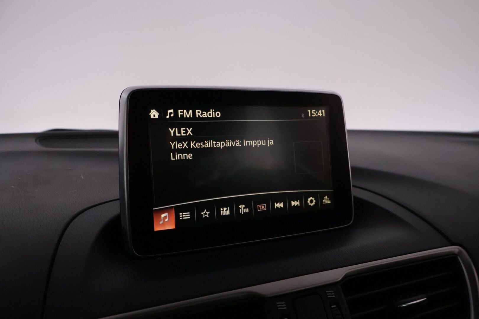 Mazda Mazda3 2016 Sedan 2,0 (120) SKYACTIV-G Premium 6MT 4ov CO1 - | Suomi-auto | Vakkari | Lohko- ja sisätilanlämmitin | Kahdet renkaat | Särmä huoltokirja | Juuri katsastettu |