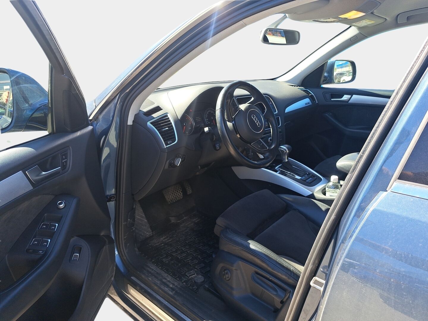 Audi Q5 2016 Offroad Land of quattro Edition 2,0 TDI 140 kW quattro S tronic - | Suomi-auto | Polttoainekäyttöinen lisälämmitin | Vetokoukku | Sport-penkit | Tutkat takana | Nahka-alcantara | 2x renkaat |