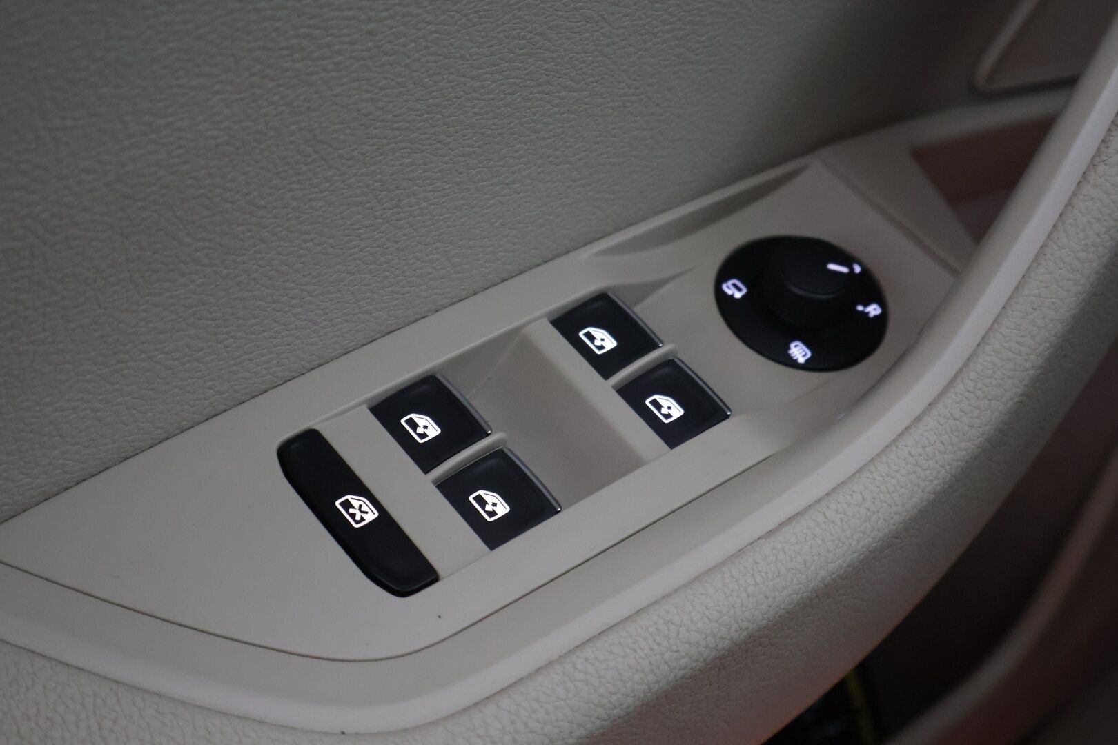 Skoda Superb 2016 1,4 TSI ACT L&K DSG Autom *Webasto / L&K / Canton / Xenon / Koukku / ACC / Kattoluukku / BLIS / Navi* - *Suomi-auto / Kahdet renkaat *