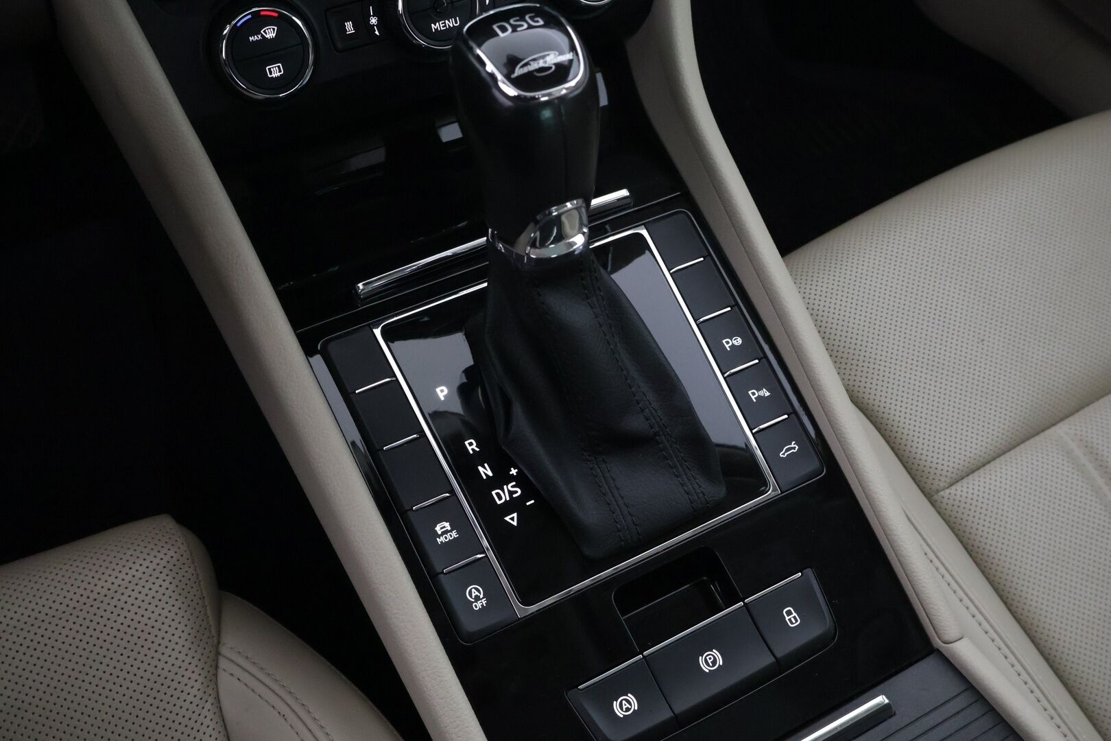 Skoda Superb 2016 1,4 TSI ACT L&K DSG Autom * L&K / Canton / Xenon / Koukku / ACC / Kattoluukku / BLIS / Navi * - *Suomi-auto / Kahdet renkaat *