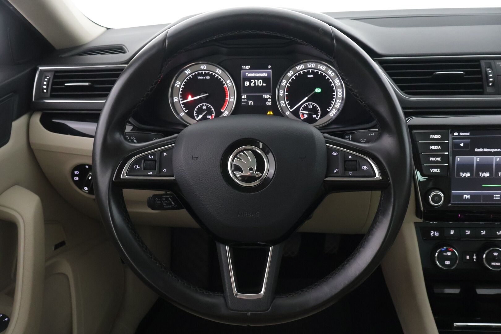 Skoda Superb 2016 1,4 TSI ACT L&K DSG Autom * L&K / Canton / Xenon / Koukku / ACC / Kattoluukku / BLIS / Navi * - *Suomi-auto / Kahdet renkaat *