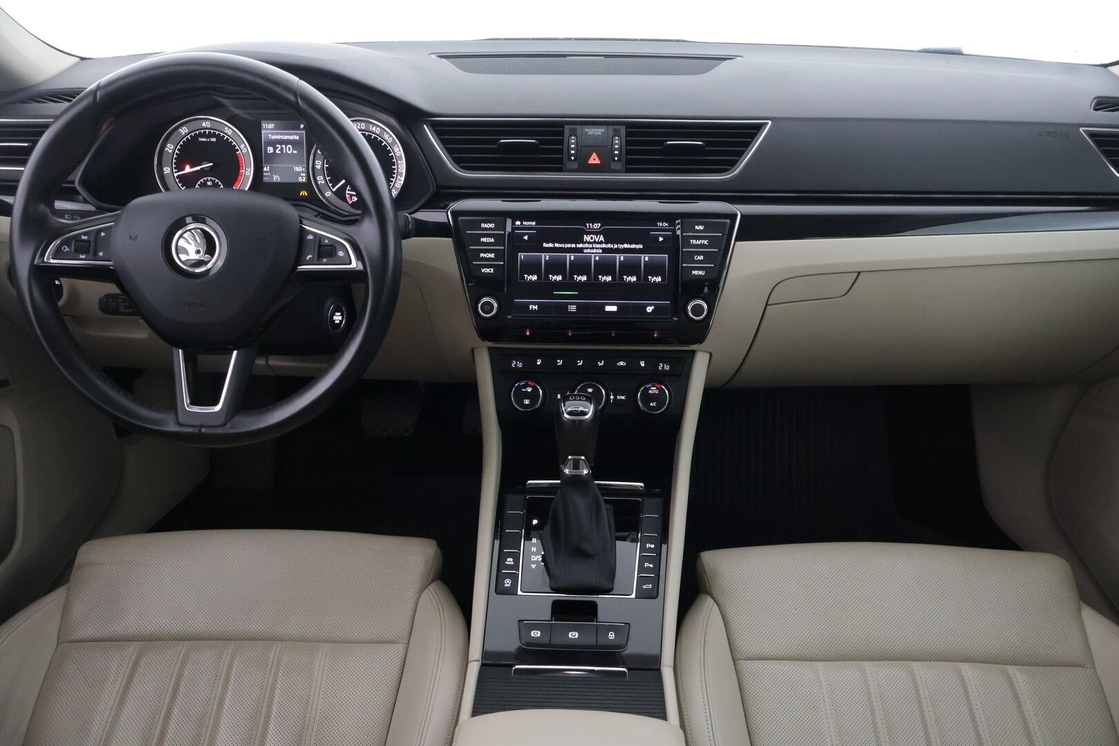 Skoda Superb 2016 1,4 TSI ACT L&K DSG Autom *Webasto / L&K / Canton / Xenon / Koukku / ACC / Kattoluukku / BLIS / Navi* - *Suomi-auto / Kahdet renkaat *