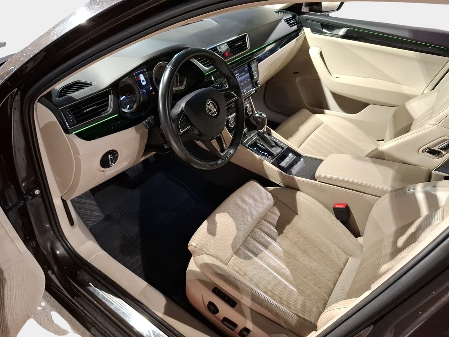 Skoda Superb 2015 1,4 TSI ACT L&K DSG Autom * L&K / Canton / Xenon / Koukku / ACC / Kattoluukku / BLIS / Navi * - *Suomi-auto / Kahdet renkaat *