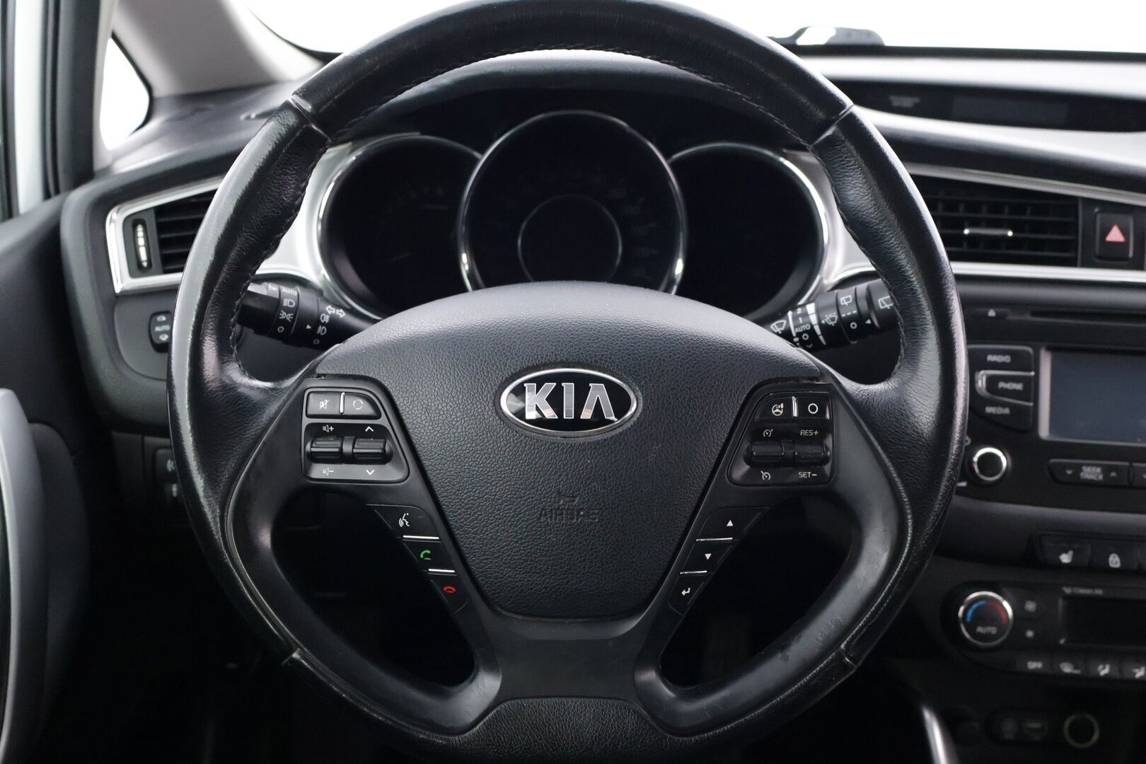 Kia cee'd 2016 1,0 ISG 120hv EX 5D EcoDynamics - | Koukku | Vakkari | P.Kamera | Lohko+sp | Ratinlämmitin | Juuri katsastettu | Kahdet hyvät renkaat |