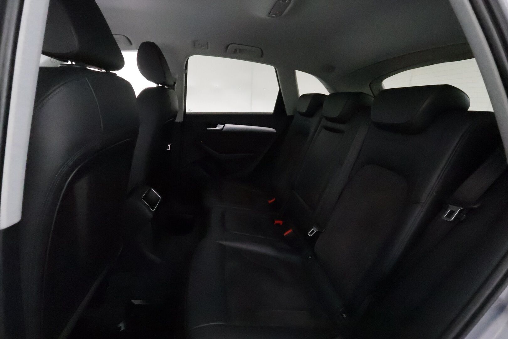 Audi Q5 2016 Offroad Land of quattro Edition 2,0 TDI 140 kW quattro S tronic **Vakkari / P.tutka / Webasto / Koukku** - Nahka-Alcantara / Sporttipenkit / Suomi-auto / Kahdet renkaat aluvanteilla 