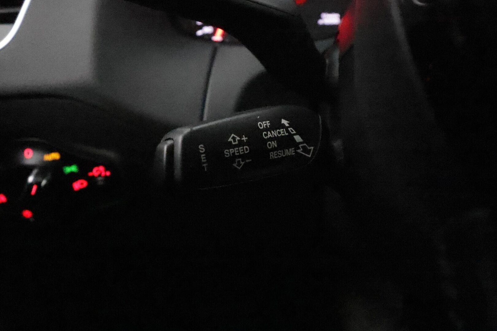 Audi Q5 2016 Offroad Land of quattro Edition 2,0 TDI 140 kW quattro S tronic **Vakkari / P.tutka / Webasto / Koukku** - Nahka-Alcantara / Sporttipenkit / Suomi-auto / Kahdet renkaat aluvanteilla 