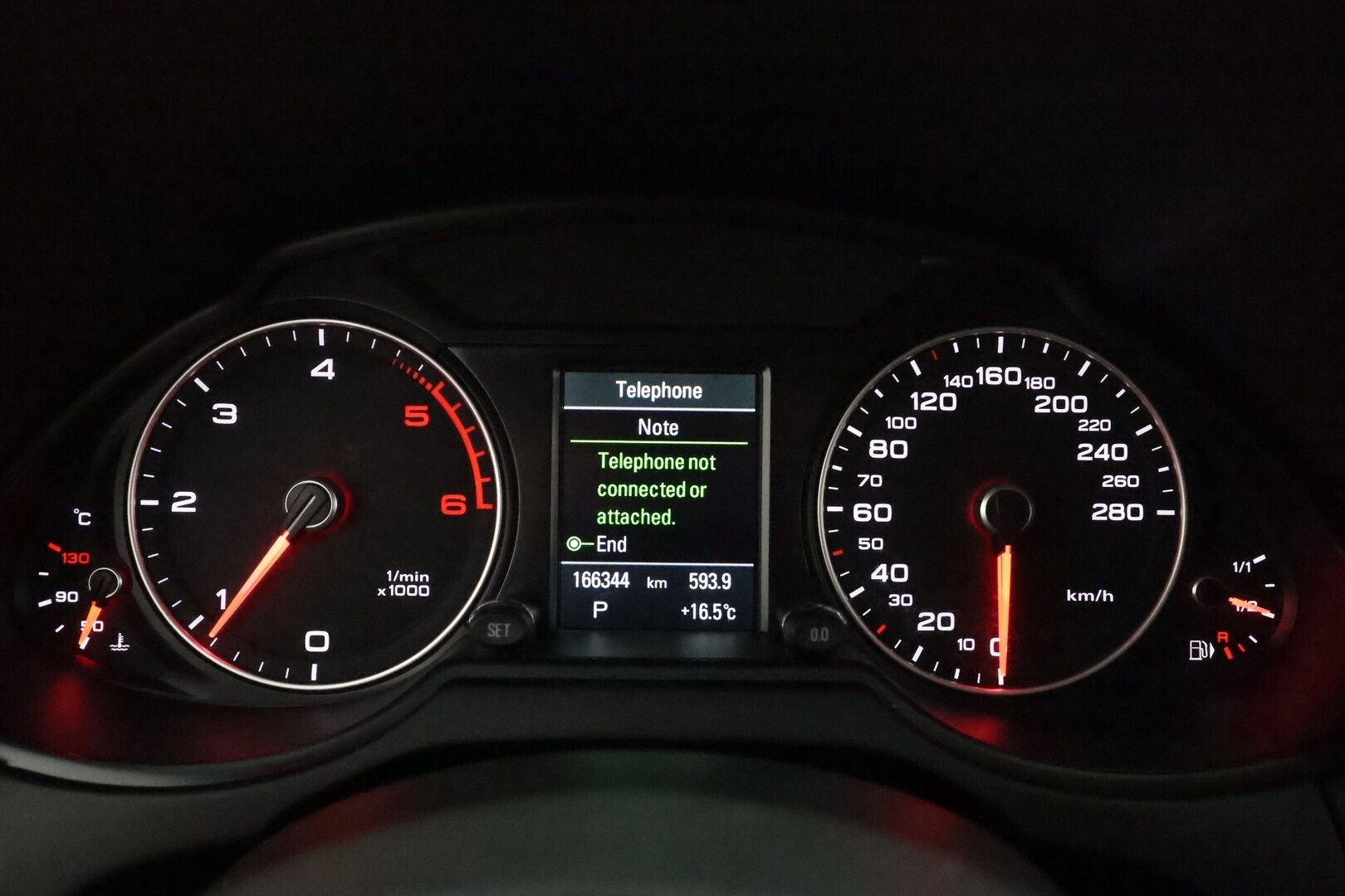Audi Q5 2016 Offroad Land of quattro Edition 2,0 TDI 140 kW quattro S tronic **Vakkari / P.tutka / Webasto / Koukku** - Nahka-Alcantara / Sporttipenkit / Suomi-auto / Kahdet renkaat aluvanteilla 