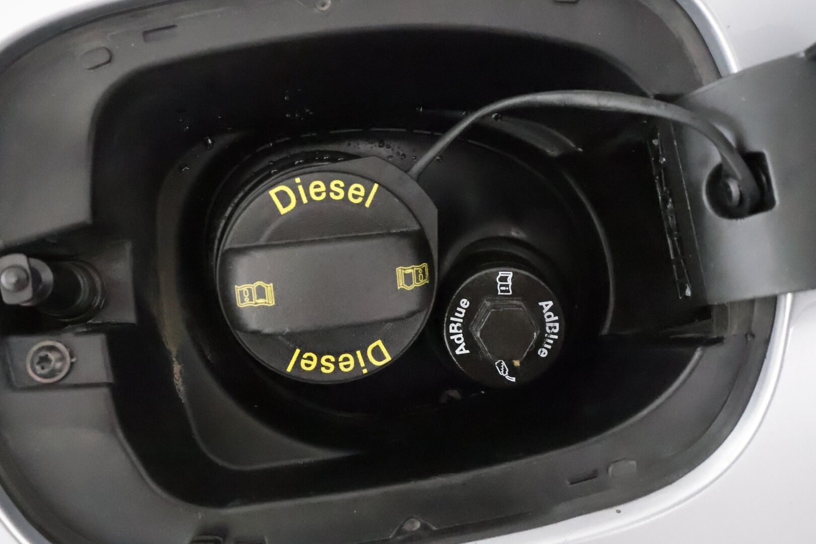 Audi Q5 2016 Offroad Land of quattro Edition 2,0 TDI 140 kW quattro S tronic **Vakkari / P.tutka / Webasto / Koukku** - Nahka-Alcantara / Sporttipenkit / Suomi-auto / Kahdet renkaat aluvanteilla 