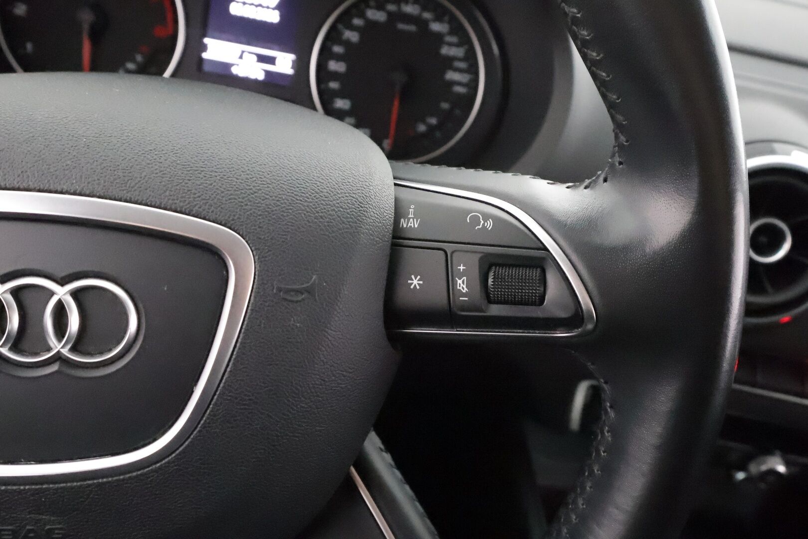 Audi A3 2015 Sportback Business 1,4 TFSI 92 kW S tronic - | Vakkari | Lohko | P.tutka | Xenon | Bluetooth | 1.Om Suomi-auto | Kahdet Renkaat |