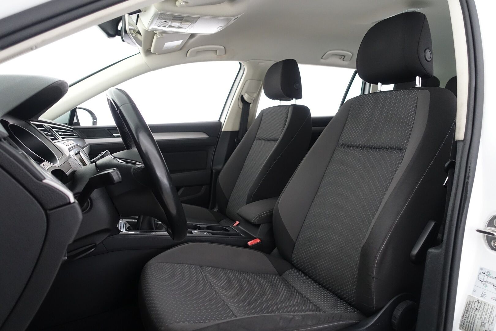Volkswagen Passat 2016 Variant BLUEMOTION 1,6 TDI 88 kW (120 hv) - | Suomi-auto | Webasto | Navi | Vakkari | Tutkat | Aut. ilmastointi | 2X Renkaat & Aluvanteet |