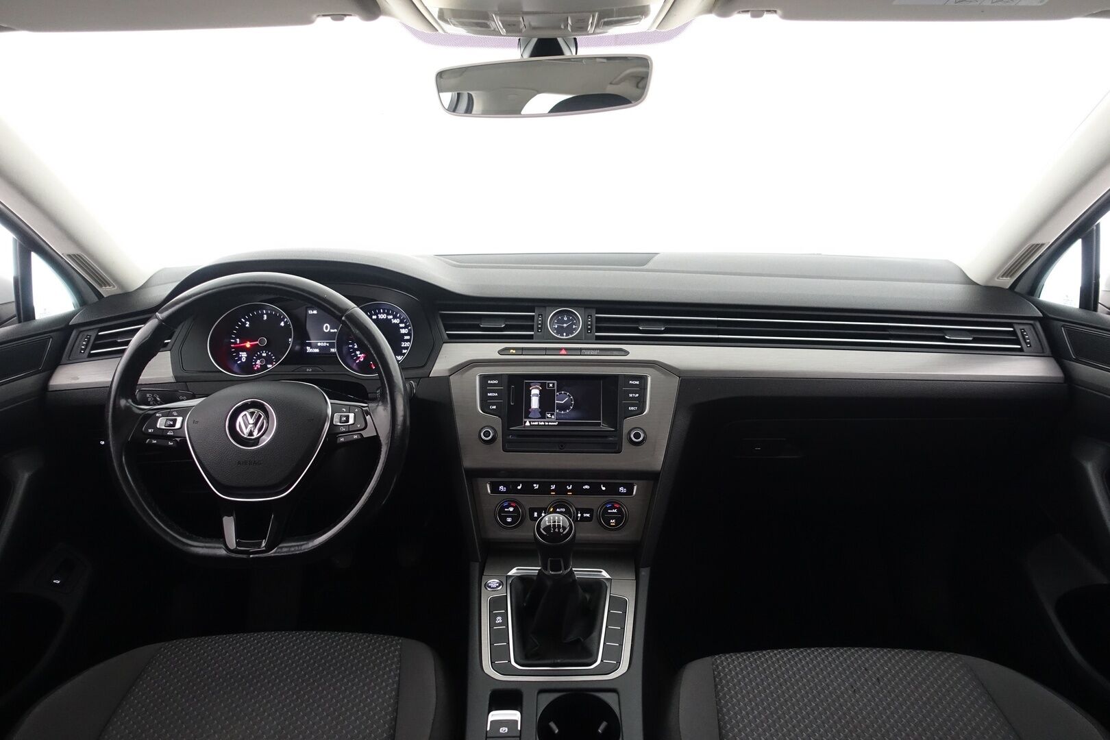 Volkswagen Passat 2016 Variant BLUEMOTION 1,6 TDI 88 kW (120 hv) - | Suomi-auto | Webasto | Navi | Vakkari | Tutkat | Aut. ilmastointi | 2X Renkaat & Aluvanteet |