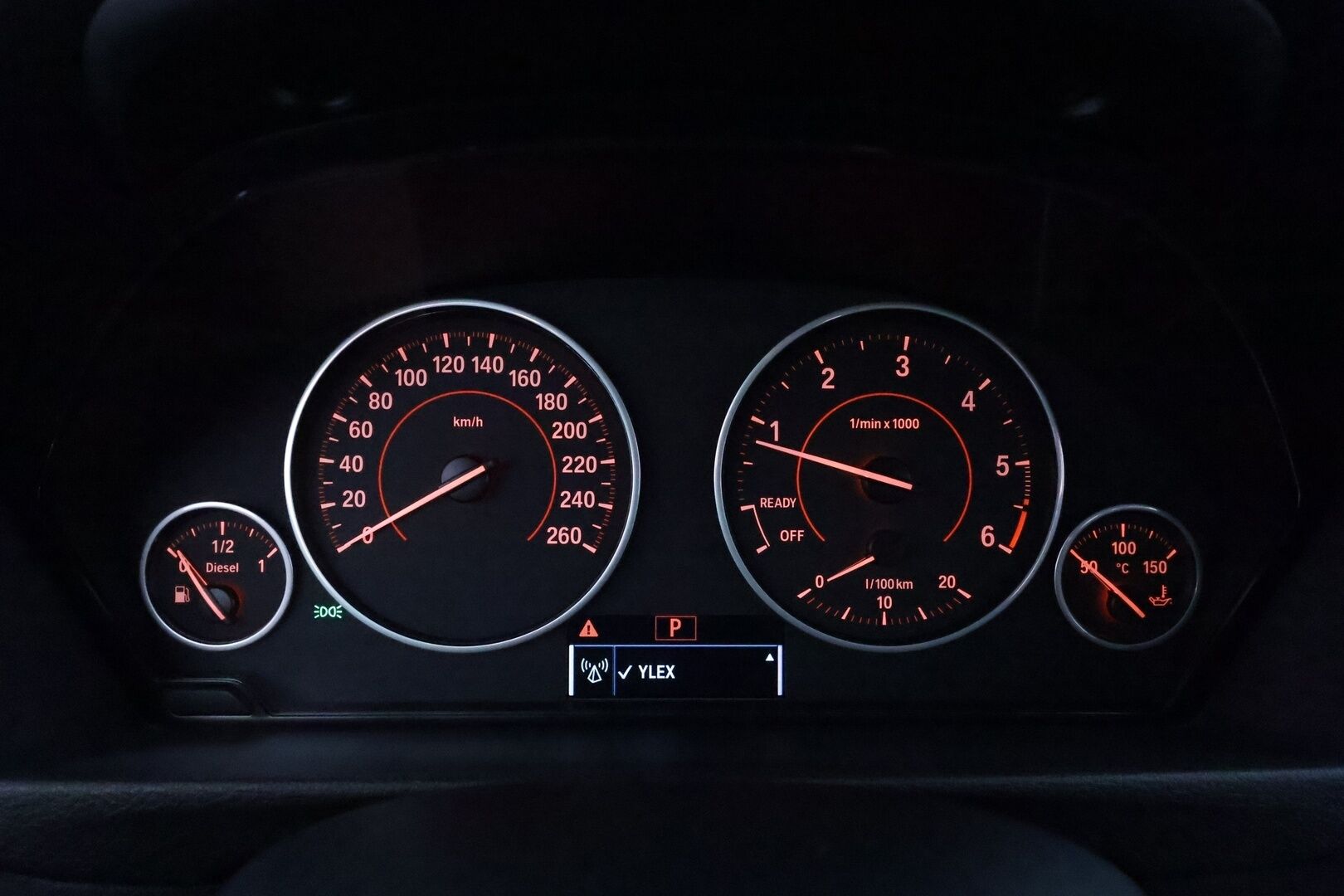 BMW 318 2016 F31 Touring 318d A Business Sport **Facelift / Sporttipenkit / Koukku / LED / Vakkari / P.tutka** - Suomi-auto / Kahdet renkaat aluvanteilla