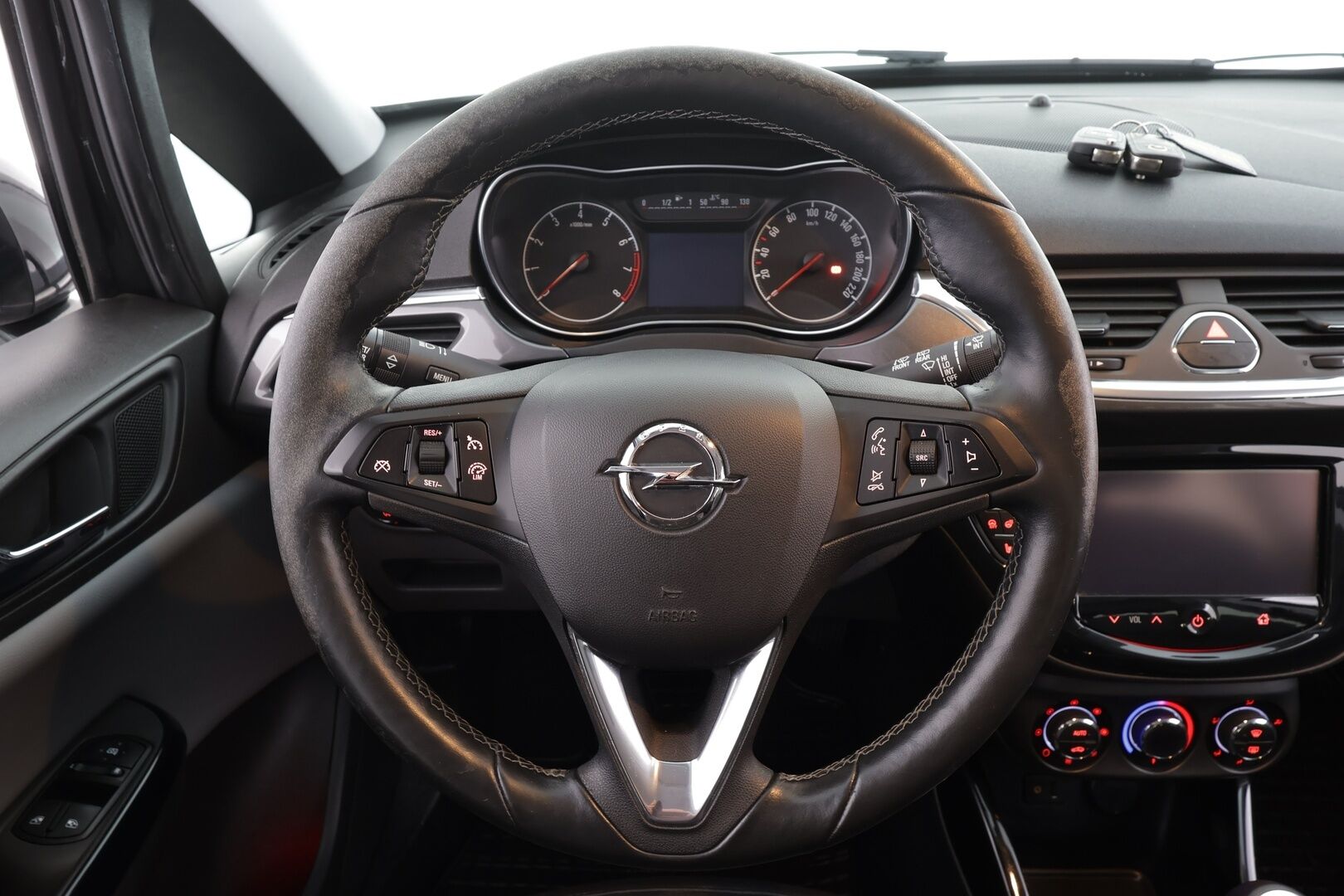 Opel Corsa 2016 Cosmo 1,0T ecoFLEX 66kW MT6 * Lohkolämmitin / Vakkari / Xenon / P.Kamera / Bluetooth / Ratinlämmitys * - Suomi-auto / Kahdet renkaat - HULLUT BLACKWEEK JATKOT - KORKOTARJOUS 2,49%