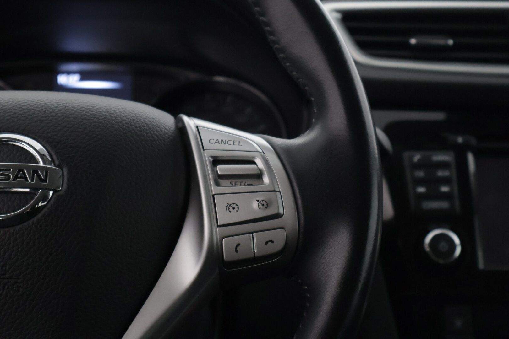 Nissan Qashqai 2017 DIG-T 115 N-Connecta 2WD Xtronic E6 ** 360-Kamera / Keylessgo / Kaistavahti / Tutkat / Navi  ** - Suomi-auto / Vähän Ajettu / Merkkiliikkeen täydellinen huoltokirja / Lohkolämmitin / Huippuyksilö!