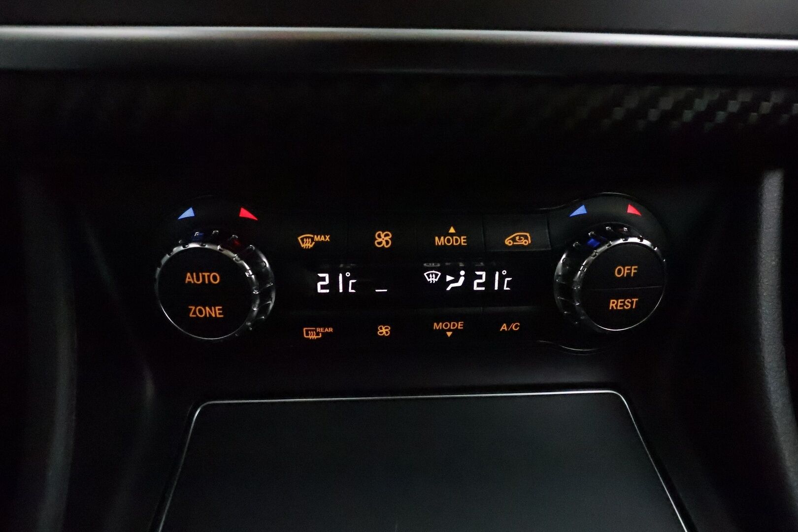 Mercedes-Benz A 2017 180 A Business AMG *Panorama / Webasto / Vakkari / P.kamera / LED / Sporttipenkit* - Suomi-auto / Kahdet renkaat aluvanteilla