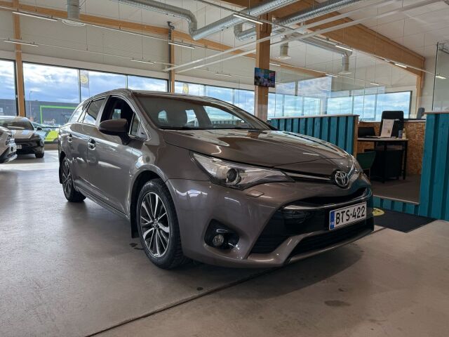 Toyota Avensis -kuva