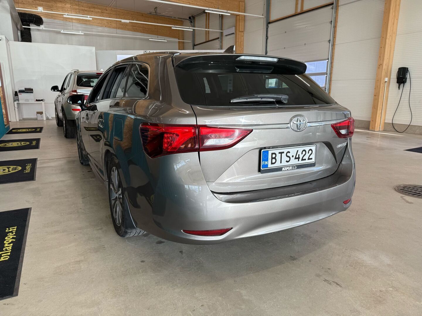 Toyota Avensis 2016 1,8 Valvematic Active Edition Touring Sports Multidrive S - Kamera / Lohko / Merkkihuollot / Suomi-auto / Vakkari 