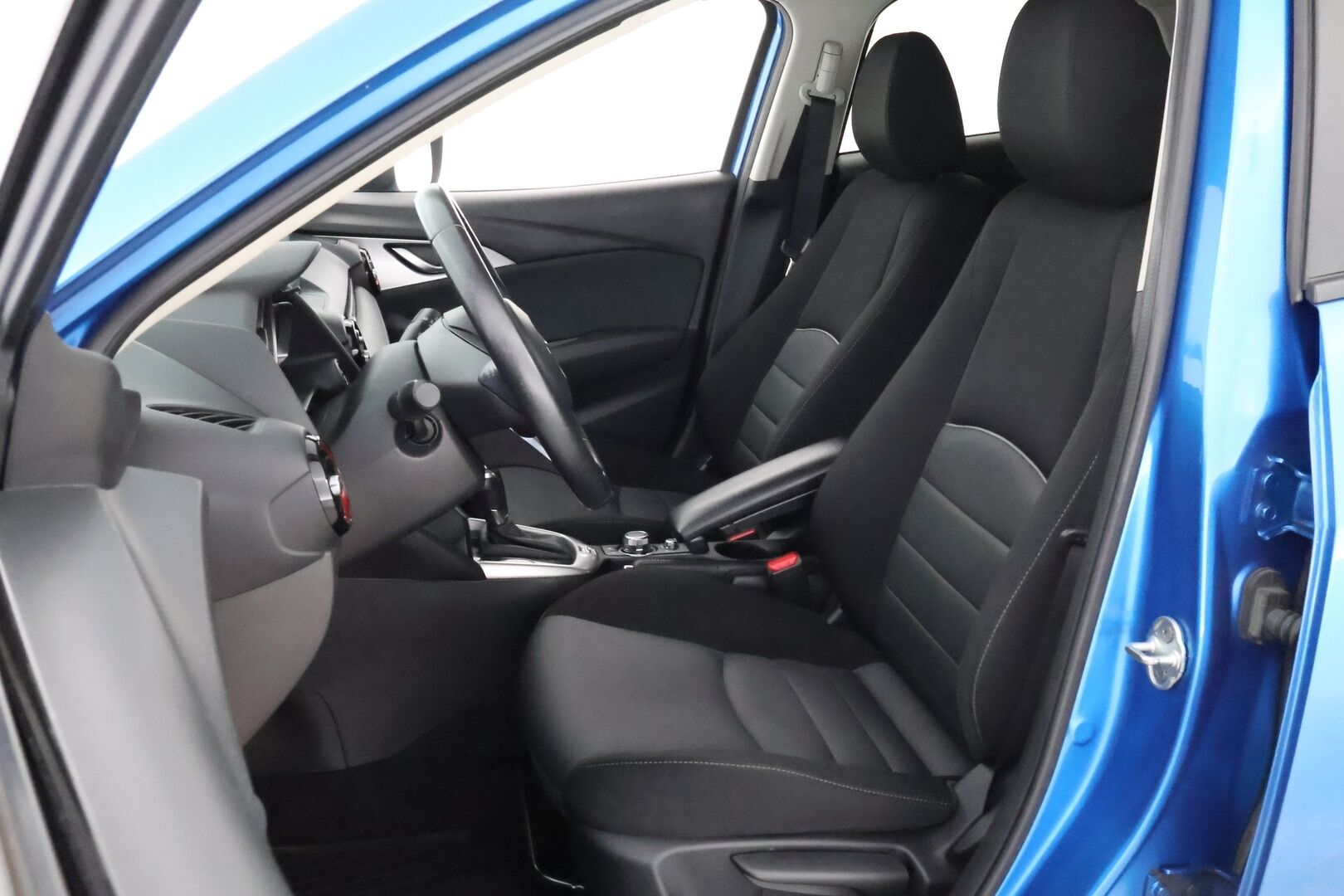 Mazda CX-3 2017 2,0 (120) SKYACTIV-G Optimum 6AT EC2O * Suomiauto / Vakkari / Navi / LED / Lohko & Sisäpistoke - 2x Uudenkarheat renkaat / Huippusiisti / Juuri tullut Tampereelle!