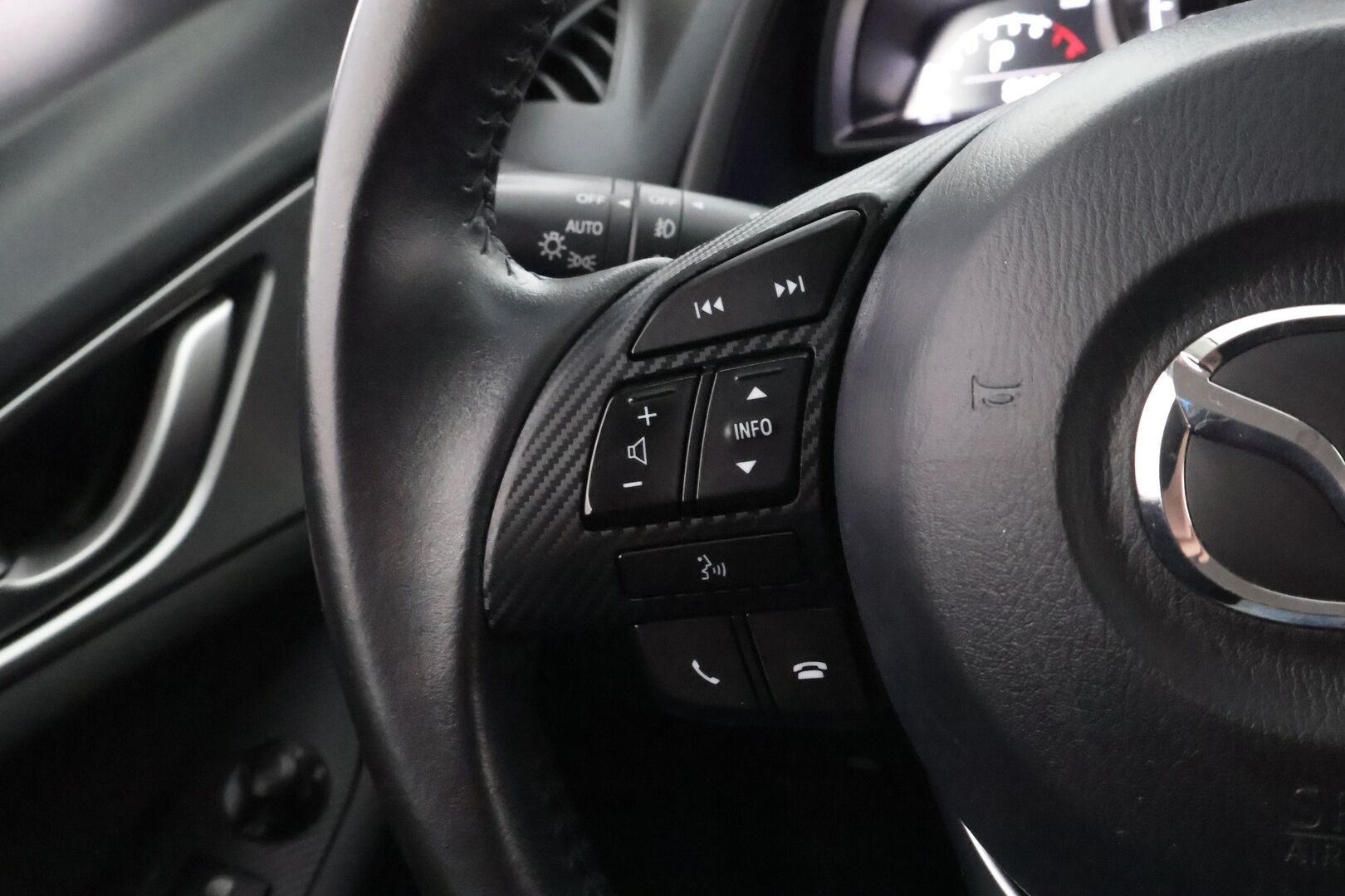 Mazda CX-3 2017 2,0 (120) SKYACTIV-G Optimum 6AT EC2O * Suomiauto / Vakkari / Navi / LED / Lohko & Sisäpistoke - 2x Uudenkarheat renkaat / Huippusiisti / Juuri tullut Tampereelle!