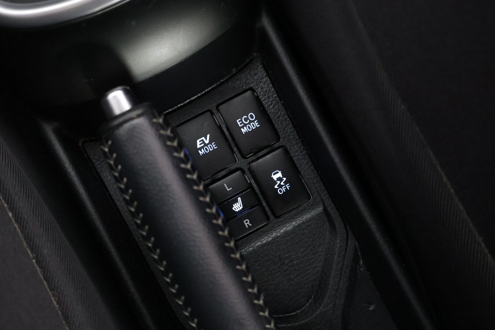 Toyota Yaris 2016 1,5 Hybrid Active 5ov ** Vakionopeudensäädin / Kamera / Navi / Lohko - *Suomi-auto / Kahdet renkaat / Siisti* - HULLUT AVAJAISHULINAT KORKOTARJOUS 3,29 %