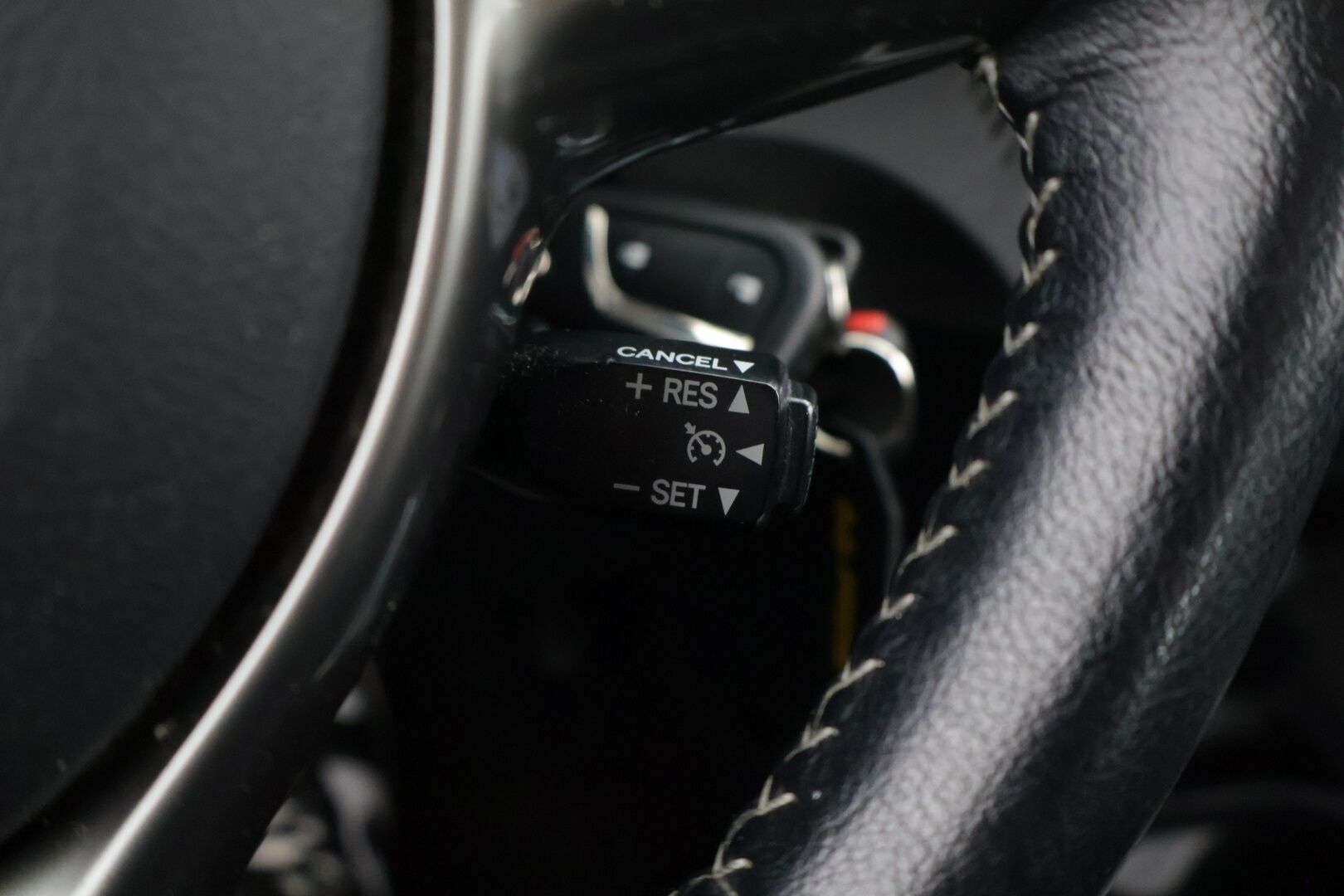 Toyota Yaris 2016 1,5 Hybrid Active 5ov ** Vakionopeudensäädin / Kamera / Navi / Lohko - *Suomi-auto / Kahdet renkaat / Siisti* - HULLUT AVAJAISHULINAT KORKOTARJOUS 3,29 %