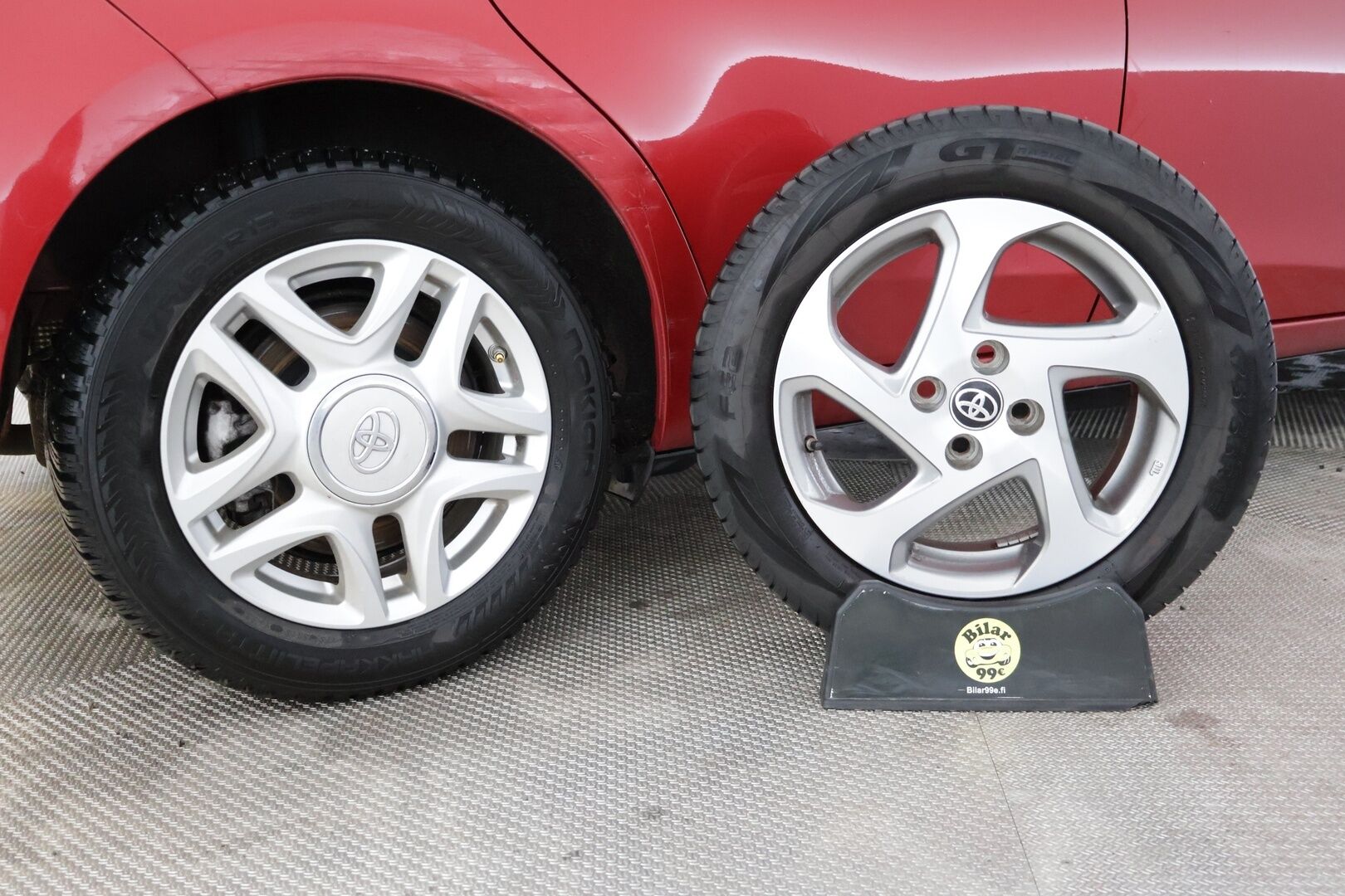 Toyota Yaris 2016 1,5 Hybrid Active 5ov ** Vakionopeudensäädin / Kamera / Navi / Lohko - *Suomi-auto / Kahdet renkaat / Siisti* - HULLUT AVAJAISHULINAT KORKOTARJOUS 3,29 %