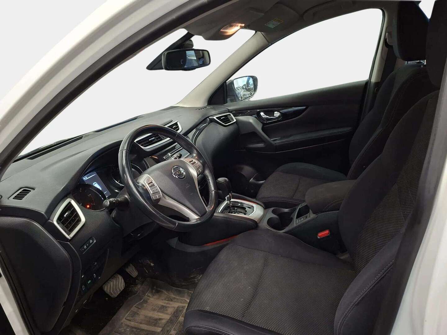 Nissan Qashqai 2016 dCi 130 Acenta 2WD Xtronic E6 Safety Pack * Lohkolämmitin / P. Tutkat / Vakkari / Lane Assist / 2x renkaat *