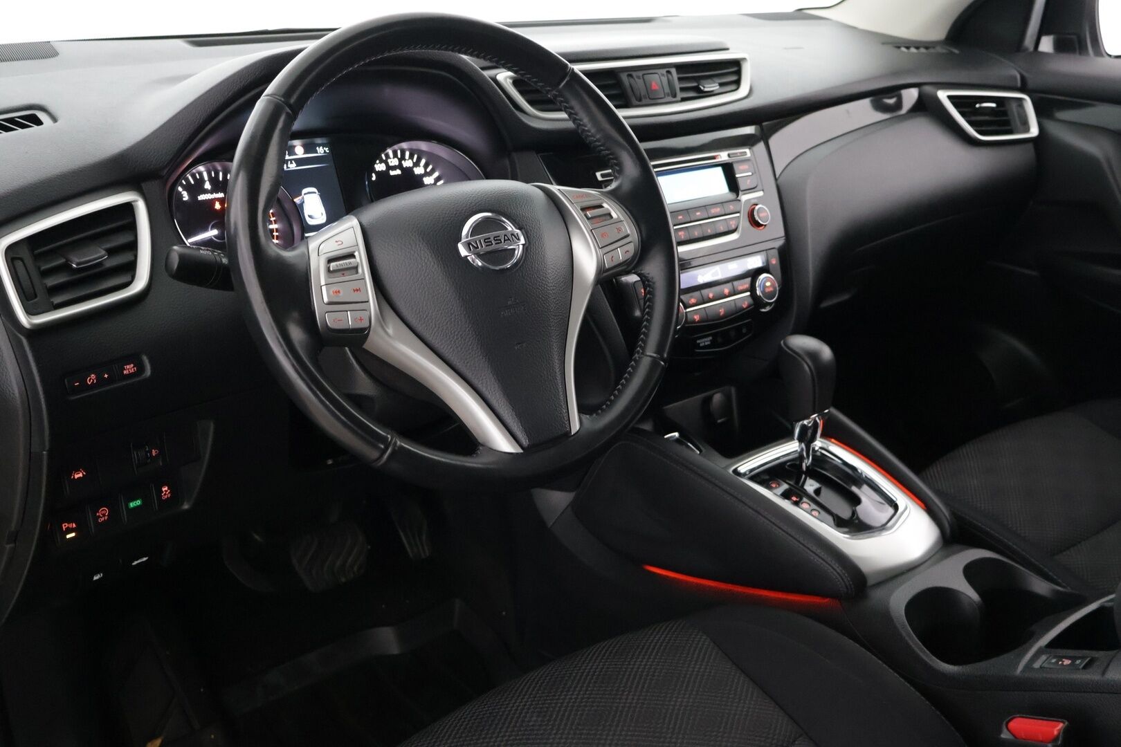 Nissan Qashqai 2016 DIG-T 115 Acenta 2WD Xtronic E6 Safety Pack / Suomi-auto / Tutkat / Lohkolämmitin - Ketju vaihdettu / Vakionopeudensäädin