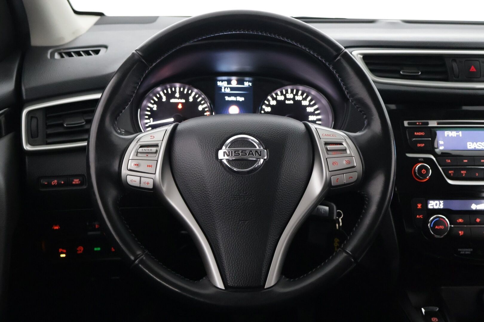 Nissan Qashqai 2016 DIG-T 115 Acenta 2WD Xtronic E6 Safety Pack / Suomi-auto / Tutkat / Lohkolämmitin - Ketju vaihdettu / Vakionopeudensäädin