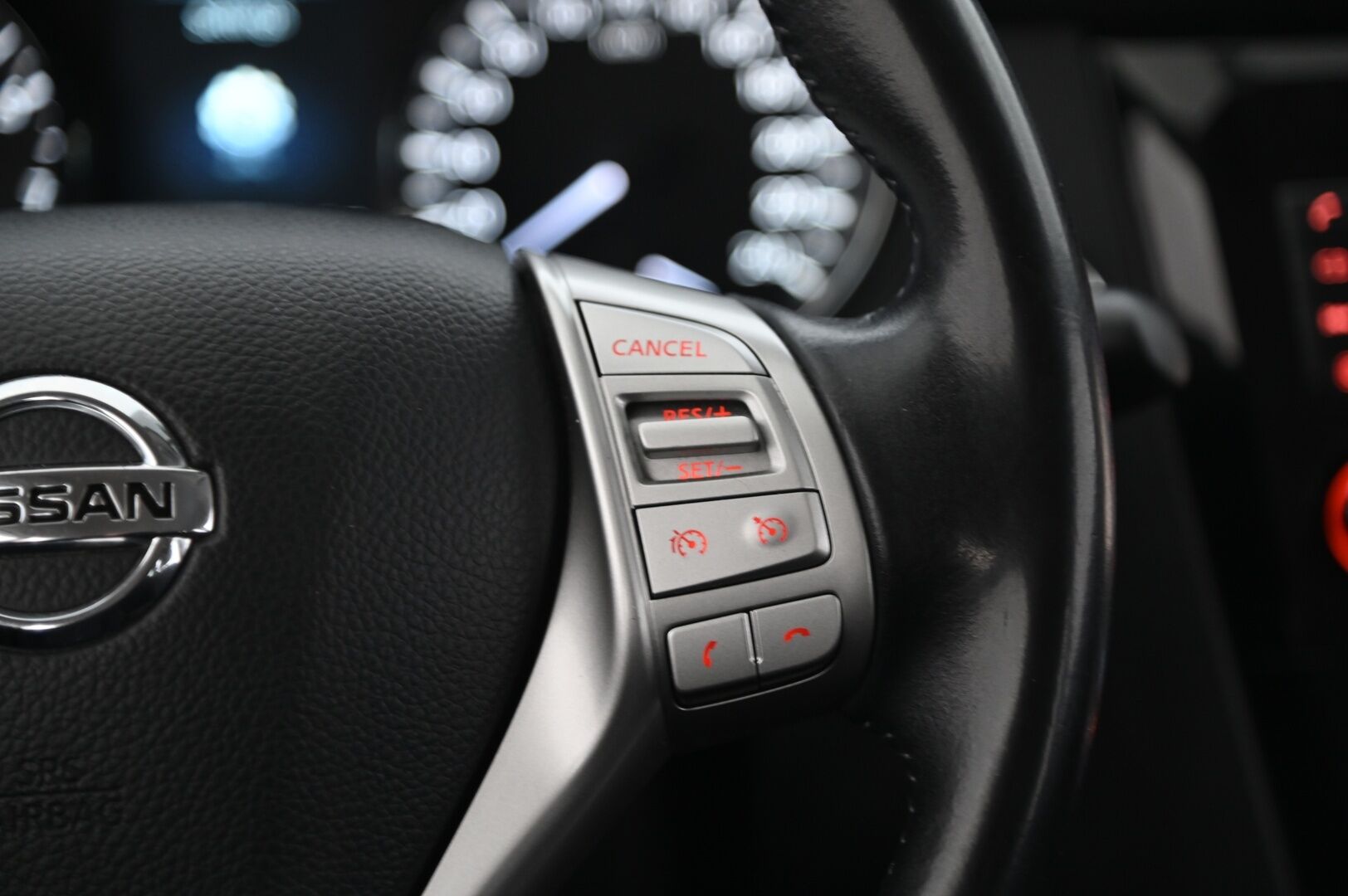 Nissan Qashqai 2016 DIG-T 115 N-Connecta 2WD Xtronic E6 *Suomi-Auto / 360-Kamera / Navi / Koukku / Lohko + pistoke / Tutkat* - *Juuri saapunut! / Sisätilalämmitin / Vakkari / Liikennemerkkien tunnistus / Kessy / 2X Renkaat* - HULLU BLACKWEEK KORKOTARJOUS 2,49%