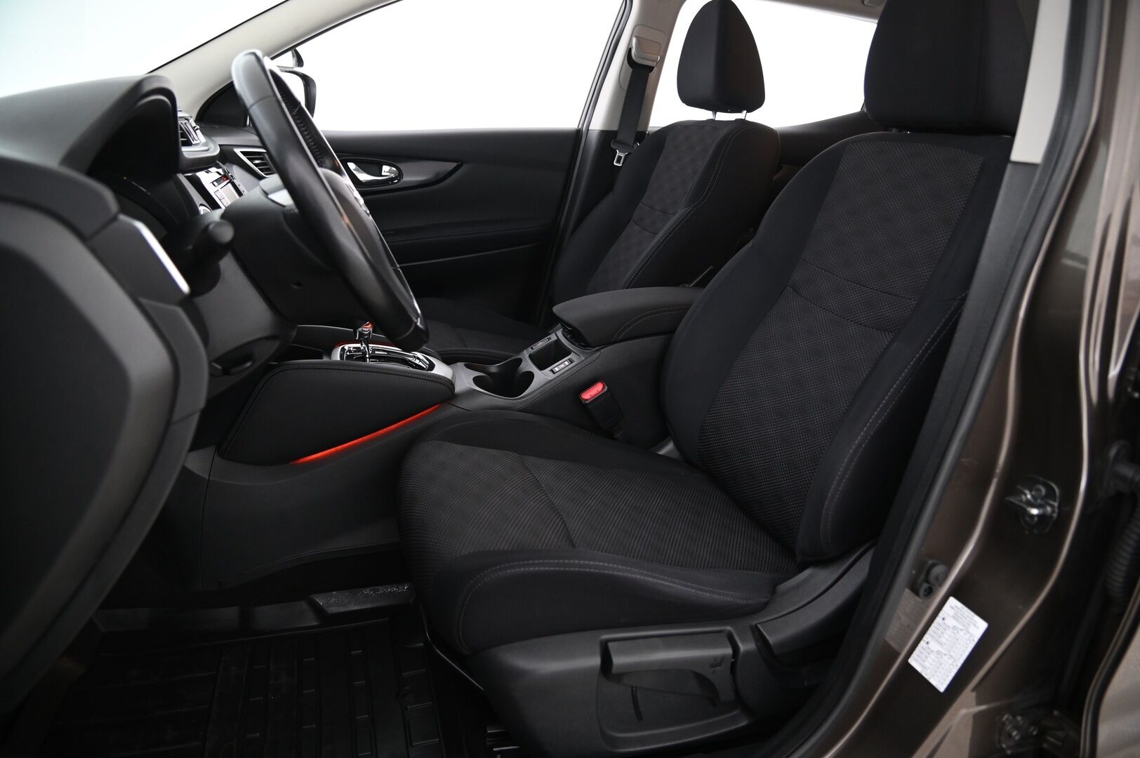 Nissan Qashqai 2016 DIG-T 115 N-Connecta 2WD Xtronic E6 *Suomi-Auto / 360-Kamera / Navi / Koukku / Lohko + pistoke / Tutkat* - *Juuri saapunut! / Sisätilalämmitin / Vakkari / Liikennemerkkien tunnistus / Kessy / 2X Renkaat* - HULLU BLACKWEEK KORKOTARJOUS 2,49%