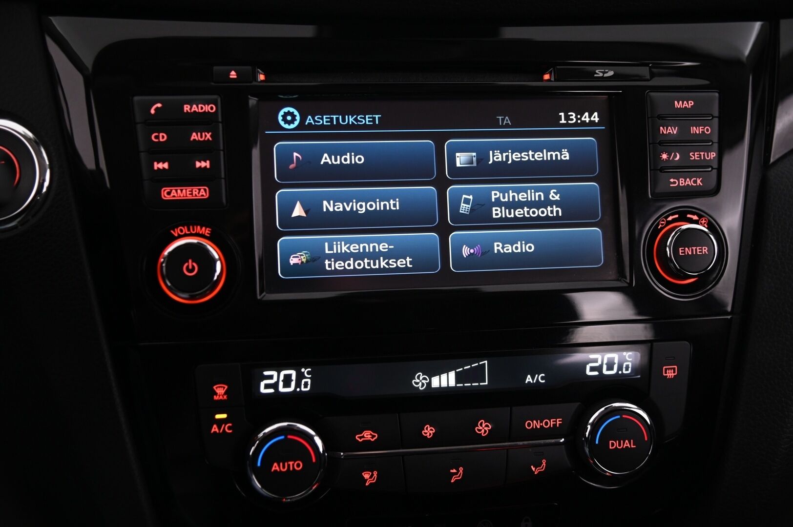 Nissan Qashqai 2016 DIG-T 115 N-Connecta 2WD Xtronic E6 *Suomi-Auto / 360-Kamera / Navi / Koukku / Lohko + pistoke / Tutkat* - *Juuri saapunut! / Sisätilalämmitin / Vakkari / Liikennemerkkien tunnistus / Kessy / 2X Renkaat* - HULLU BLACKWEEK KORKOTARJOUS 2,49%